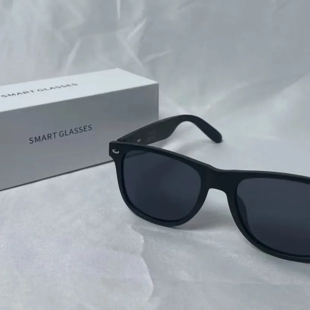 Black Smart Glasses
